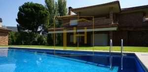 Casas en venta en la urbanización de la Florida de Madrid